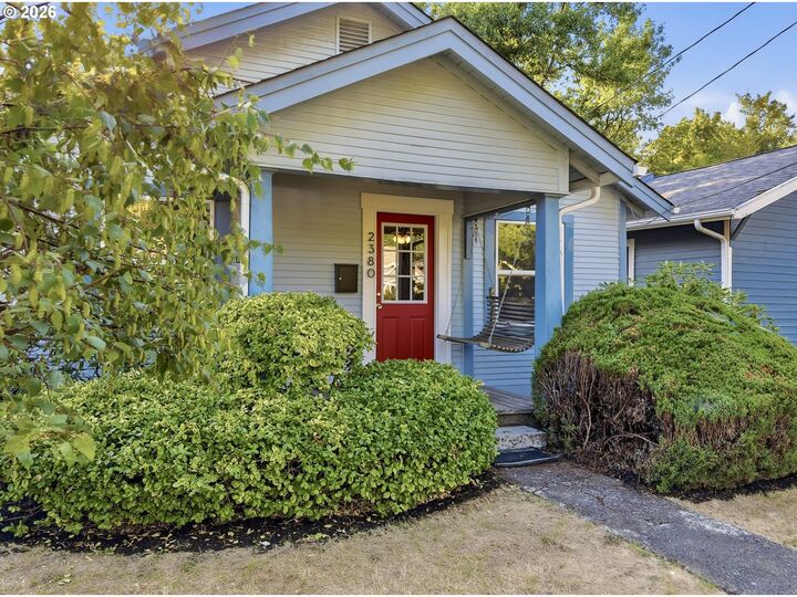 Property Photo:  2380 Emerald St  OR 97403 