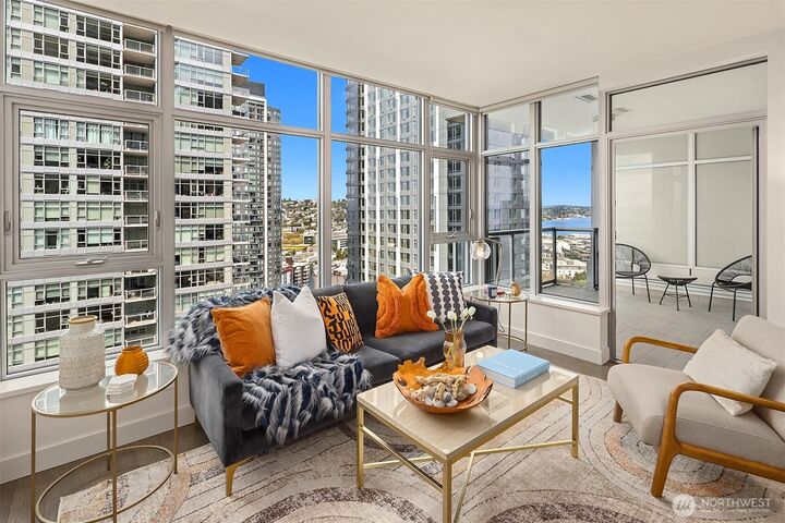 Property Photo: 588 Bell Street 2201S WA 98121