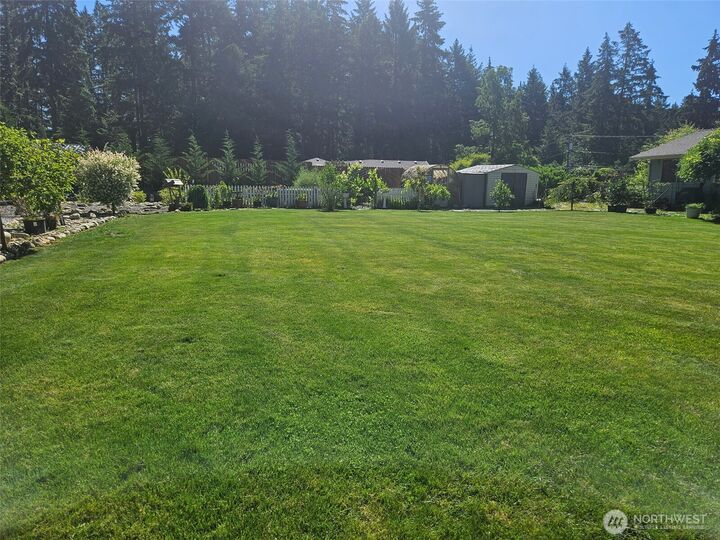 Property Photo: 6819 E 254th Street WA 98338