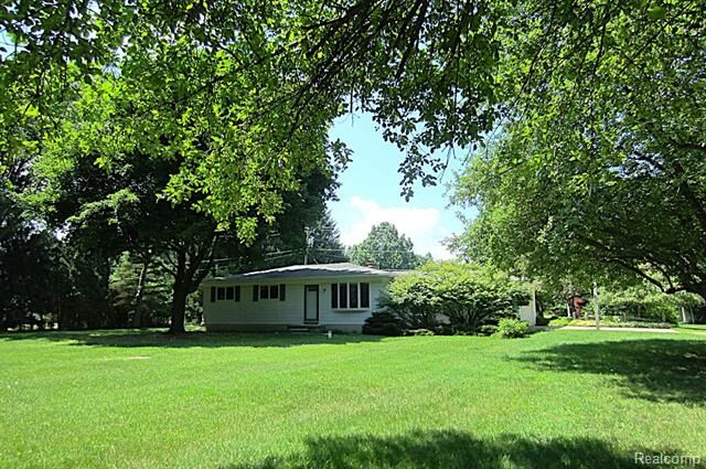 Property Photo: 3944 Dartmouth Road MI 48371