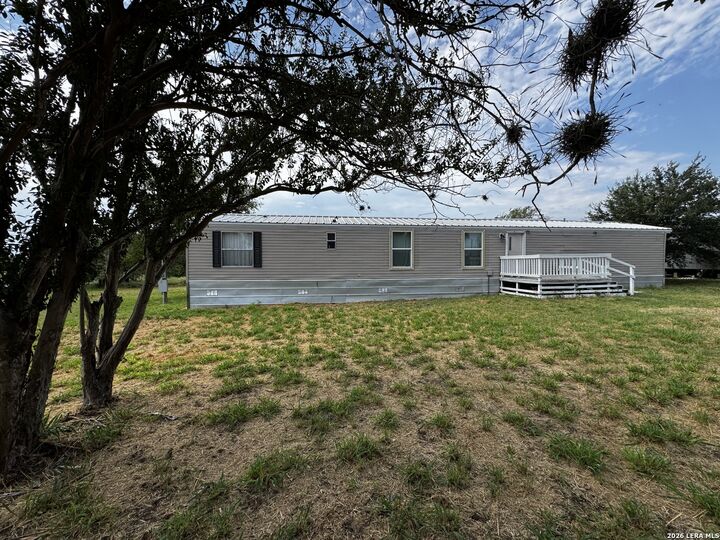 Property Photo: 607 Jackson St TX 78064