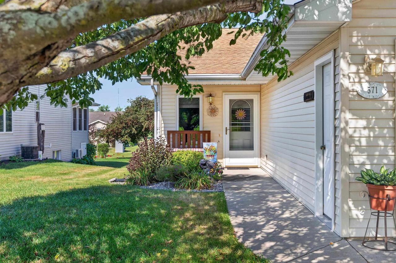 Property Photo:  571 N Wisconsin Street  WI 54923 
