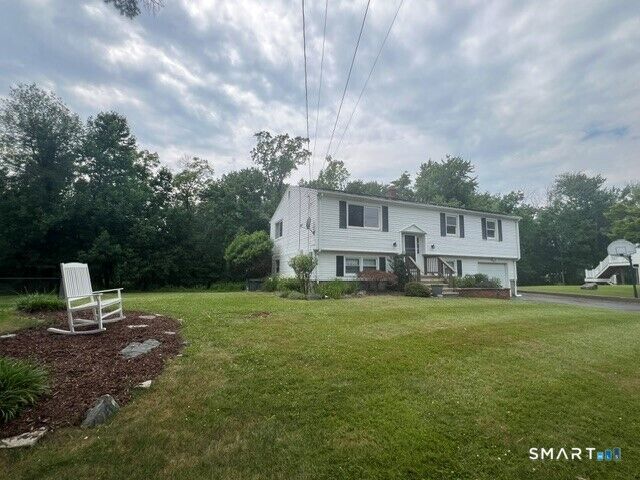 Property Photo: 19 Lance Lane CT 06460