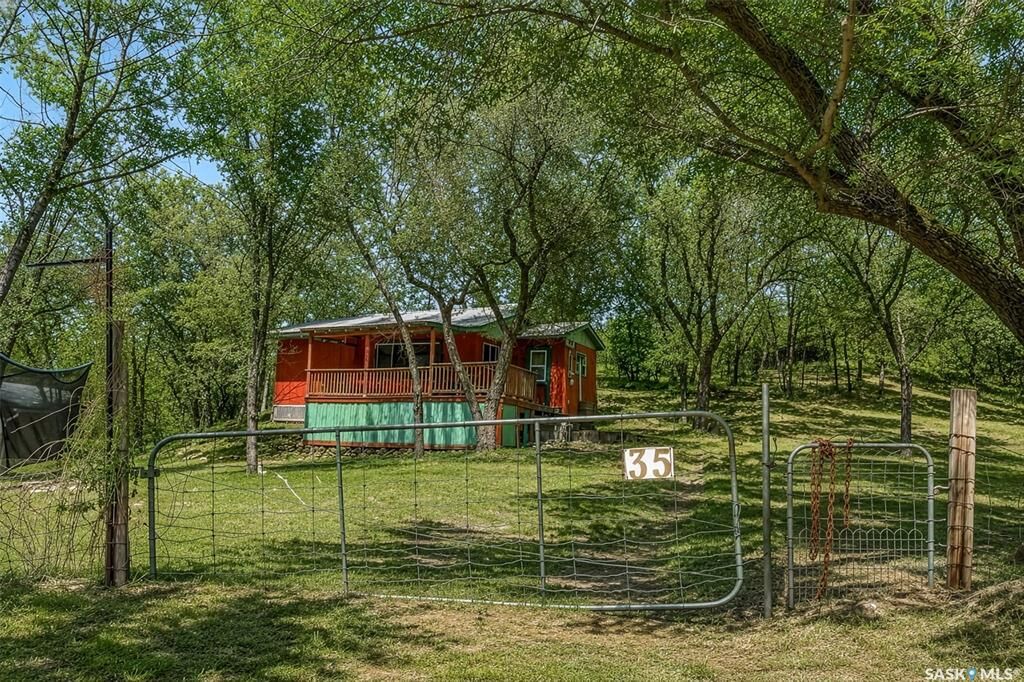 Property Photo:  35-37 Alice Crescent  SK S0H 4C0 
