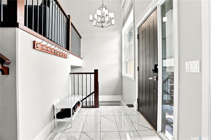 Property Photo: 670 Fast Crescent SK S7W 0X1