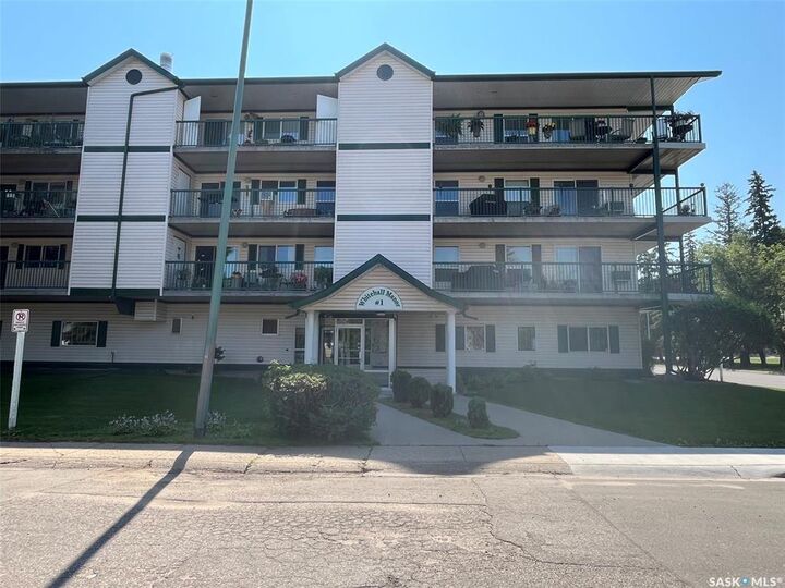 Property Photo:  1 26th Street E Unit306  SK S6V 1T7 