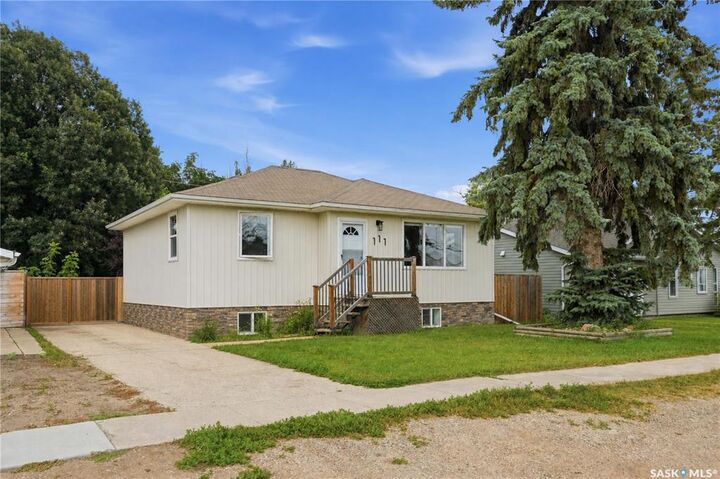 Property Photo:  111 3rd Street  SK S0K 1X0 