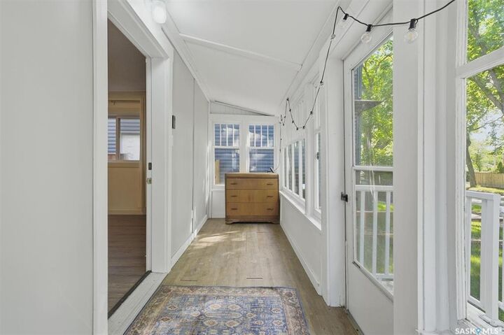Property Photo: 720 Walmer Road SK S7L 0E4