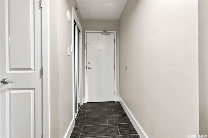 Property Photo:  320 5th Avenue N 205  SK S7K 2P5 