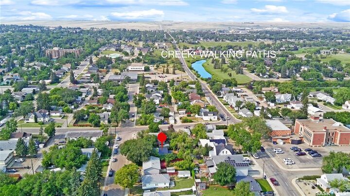 Property Photo: 161 5th Avenue NE SK S9H 2L1