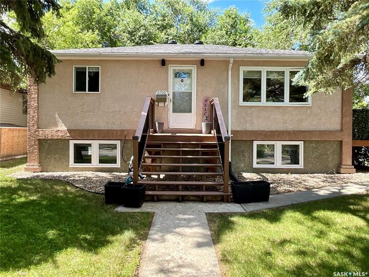 Property Photo:  2700 McAra Street  SK S4N 2X1 
