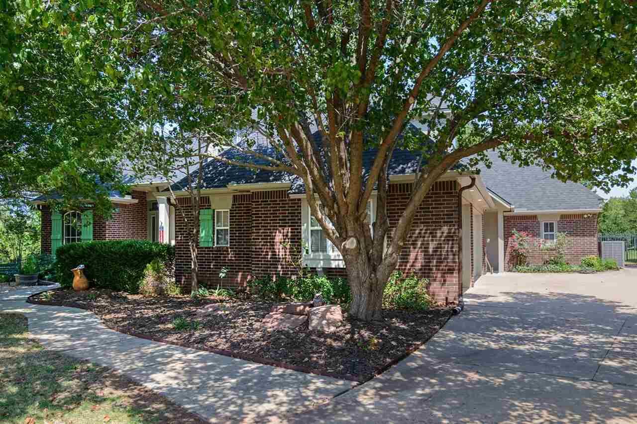 Property Photo:  2211 S Copperfield Street  OK 74074 