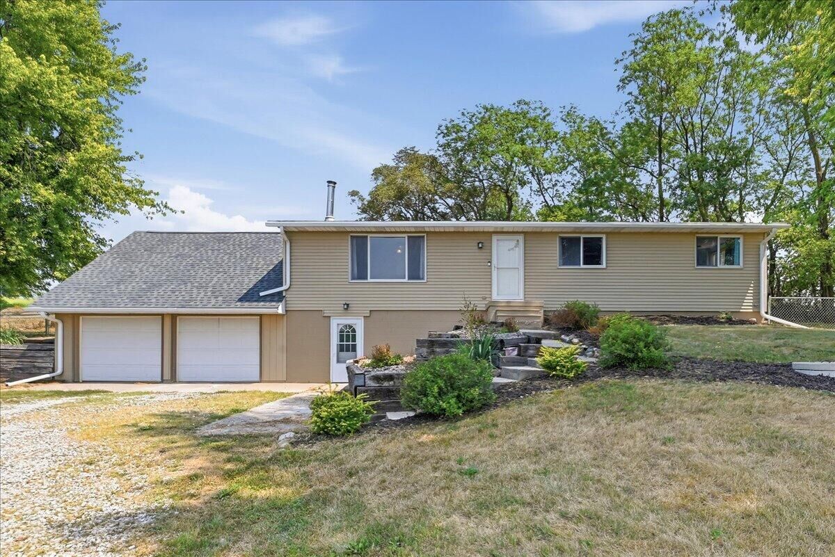 Property Photo: 42122 Rosewood Road IA 51521