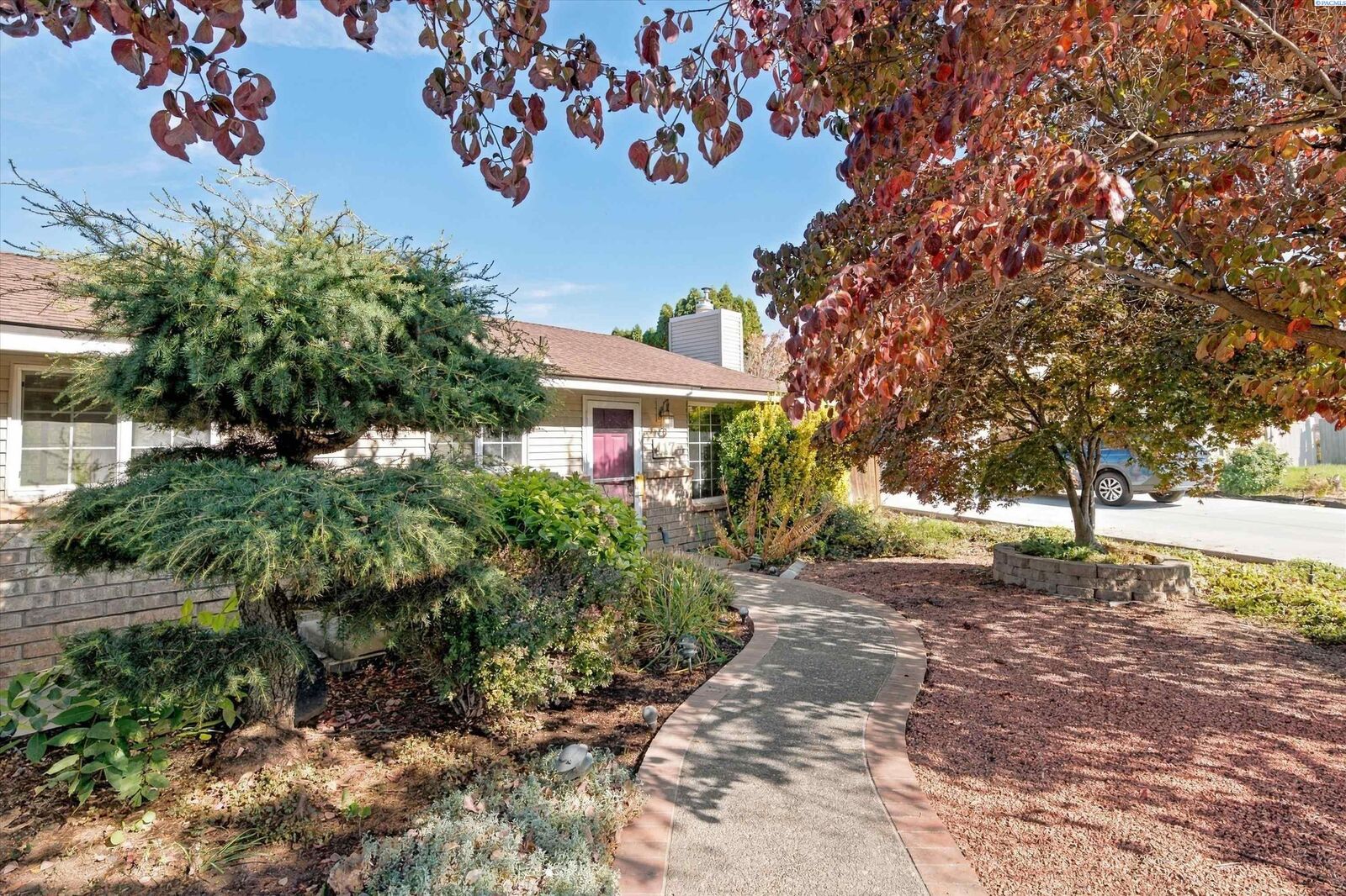 Property Photo:  417 S Tweedt Pl  WA 99336 
