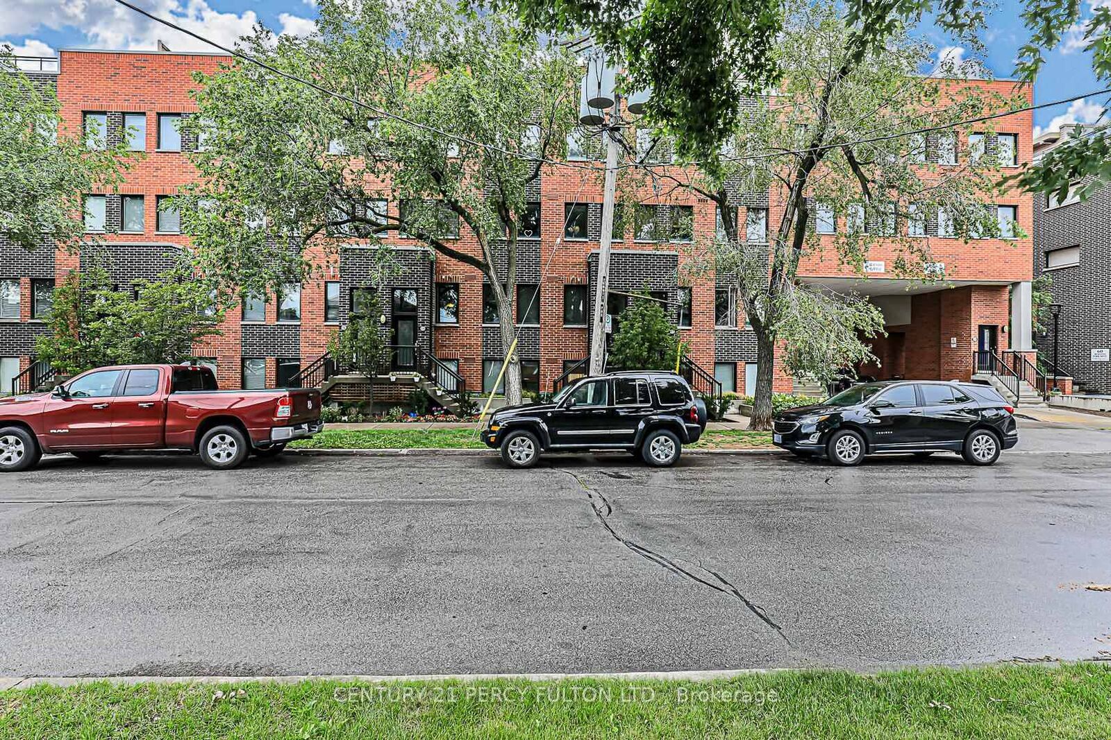 Property Photo: 68 Winston Park Boulevard 7 ON M3K 1C3