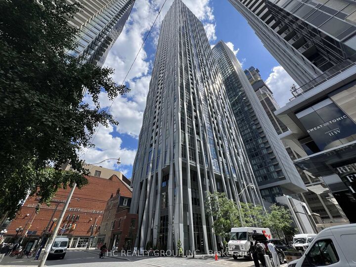1 Yorkville Avenue 4512 — photo 1