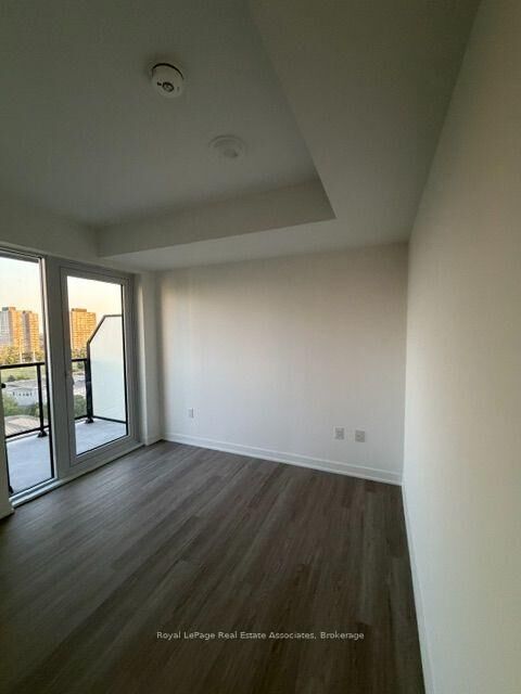 Photo de la propriété: 15 David Salomon Drive 1408 ON M3C 0T2