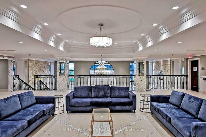 Property Photo: 38 Cedarland Drive 605 ON L6G 0G7