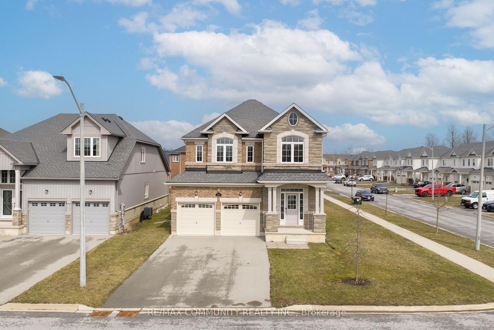 Property Photo:  1450 Sharon Drive  ON L2A 0C8 