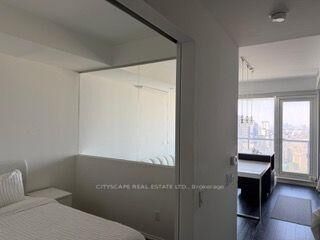Property Photo: 197 Yonge Street 3510 ON M5B 0C1
