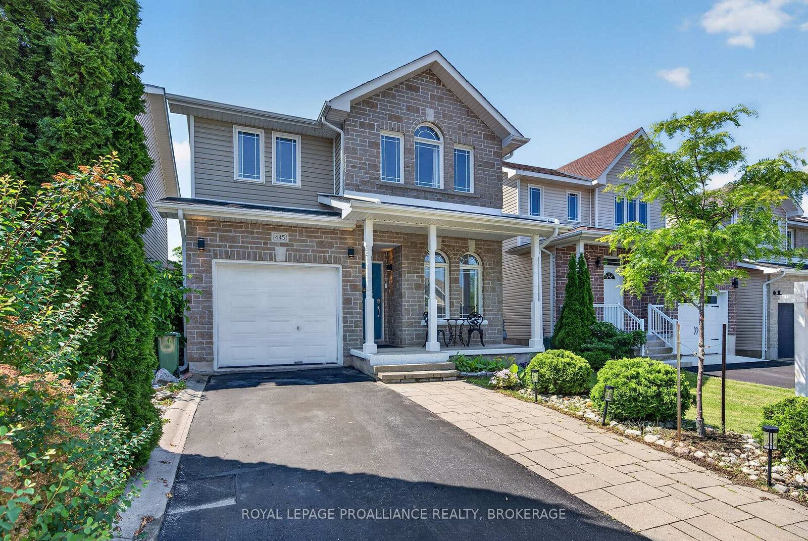 Property Photo: 445 Maureen Street ON K7K 7M2