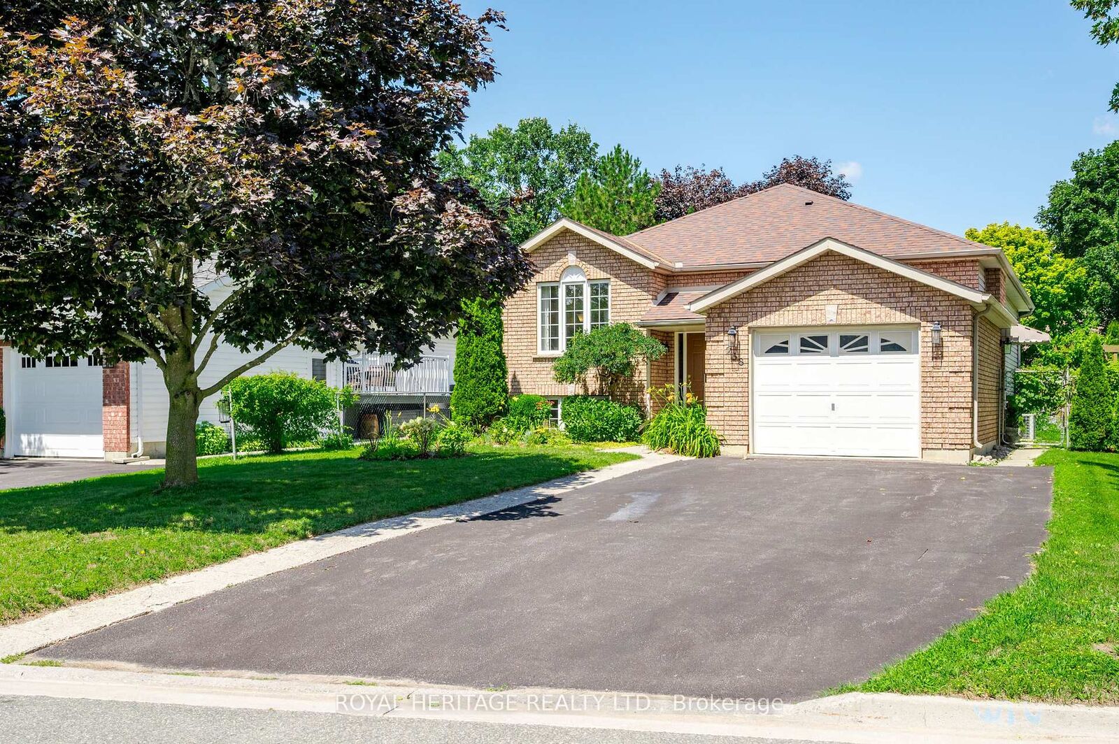 Property Photo: 258 Franmor Drive ON K9H 7M3