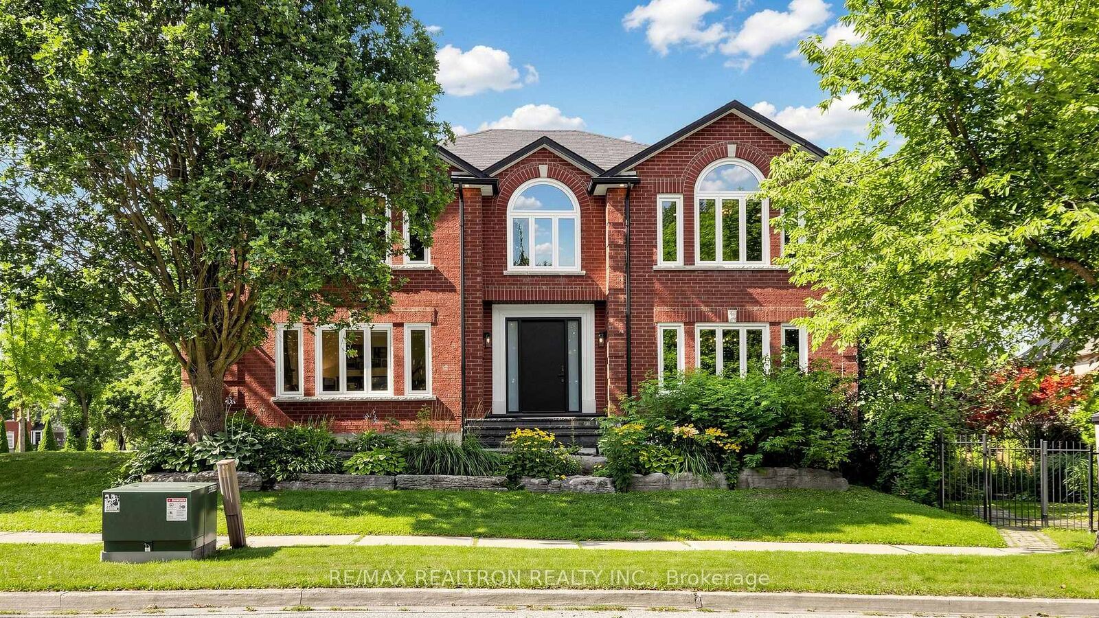 Property Photo: 199 Corner Ridge Road ON L4G 6L5