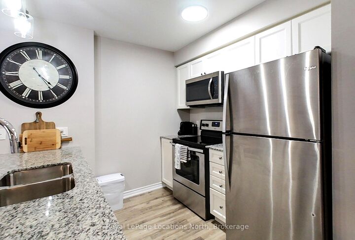Property Photo:  5 Anchorage Crescent 102  ON L9Y 0Y6 