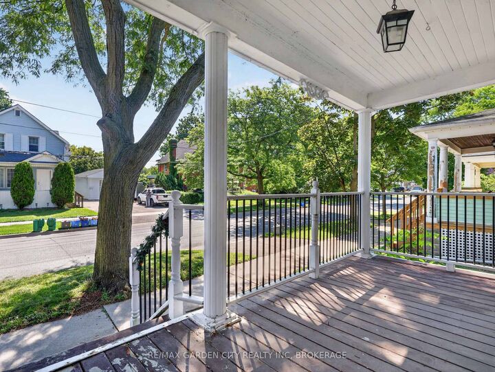 Property Photo:  15 Catherine Street  ON L2R 5E4 