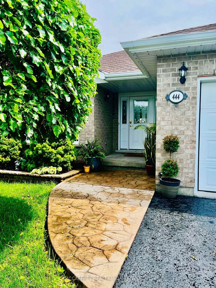 Property Photo:  444 Bridge Street W  ON K7R 3L1 