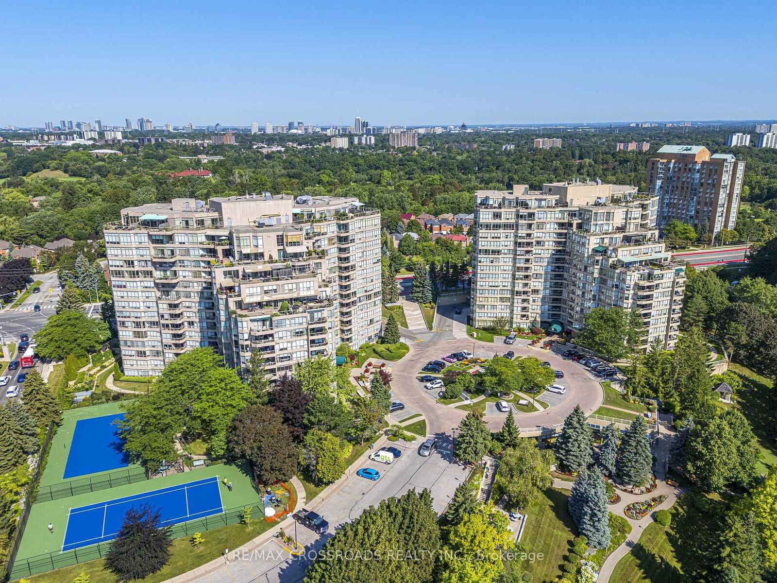 Property Photo: 10 Guildwood Parkway 1132 ON M1E 5B5