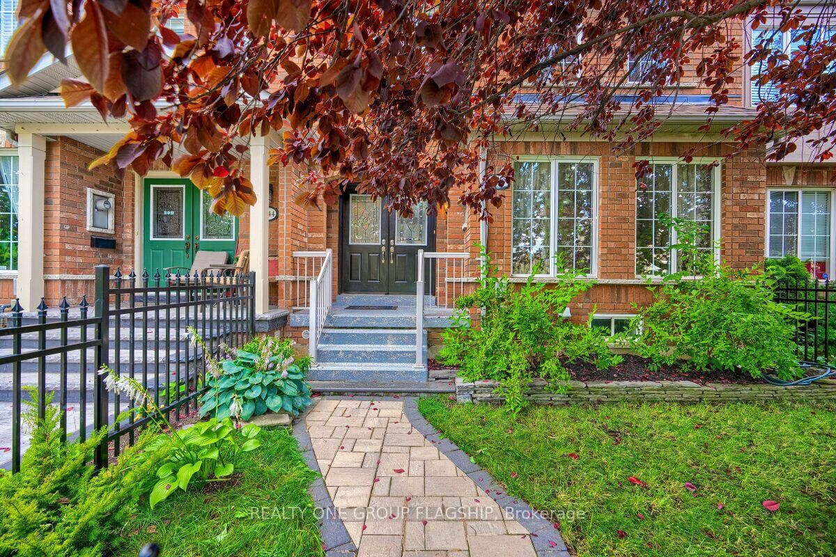 Property Photo: 5846 Tenth Line W ON L5M 6V3