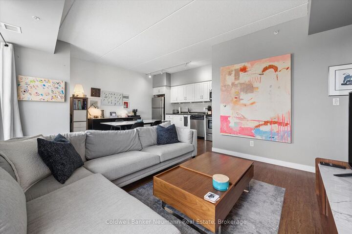 Property Photo:  5 Gordon Street 309  ON N1H 4G8 