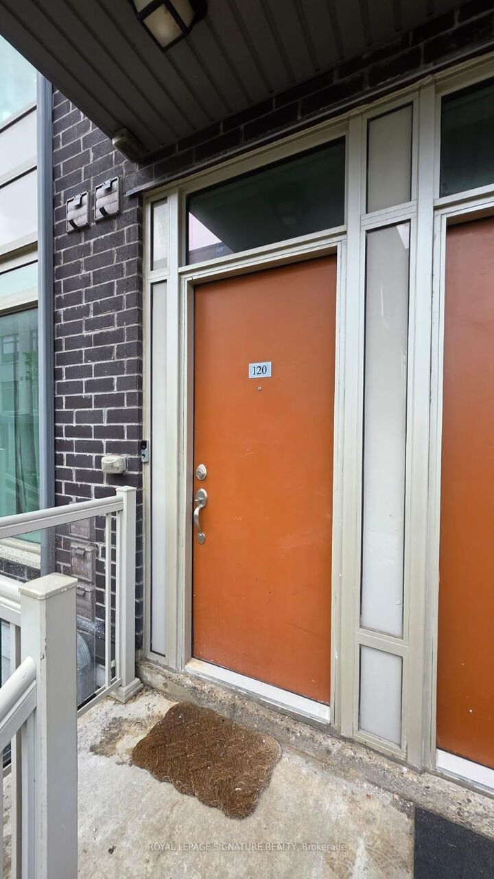 Photo de la propriété:  11 Applewood Lane 120  ON M9C 0C1 