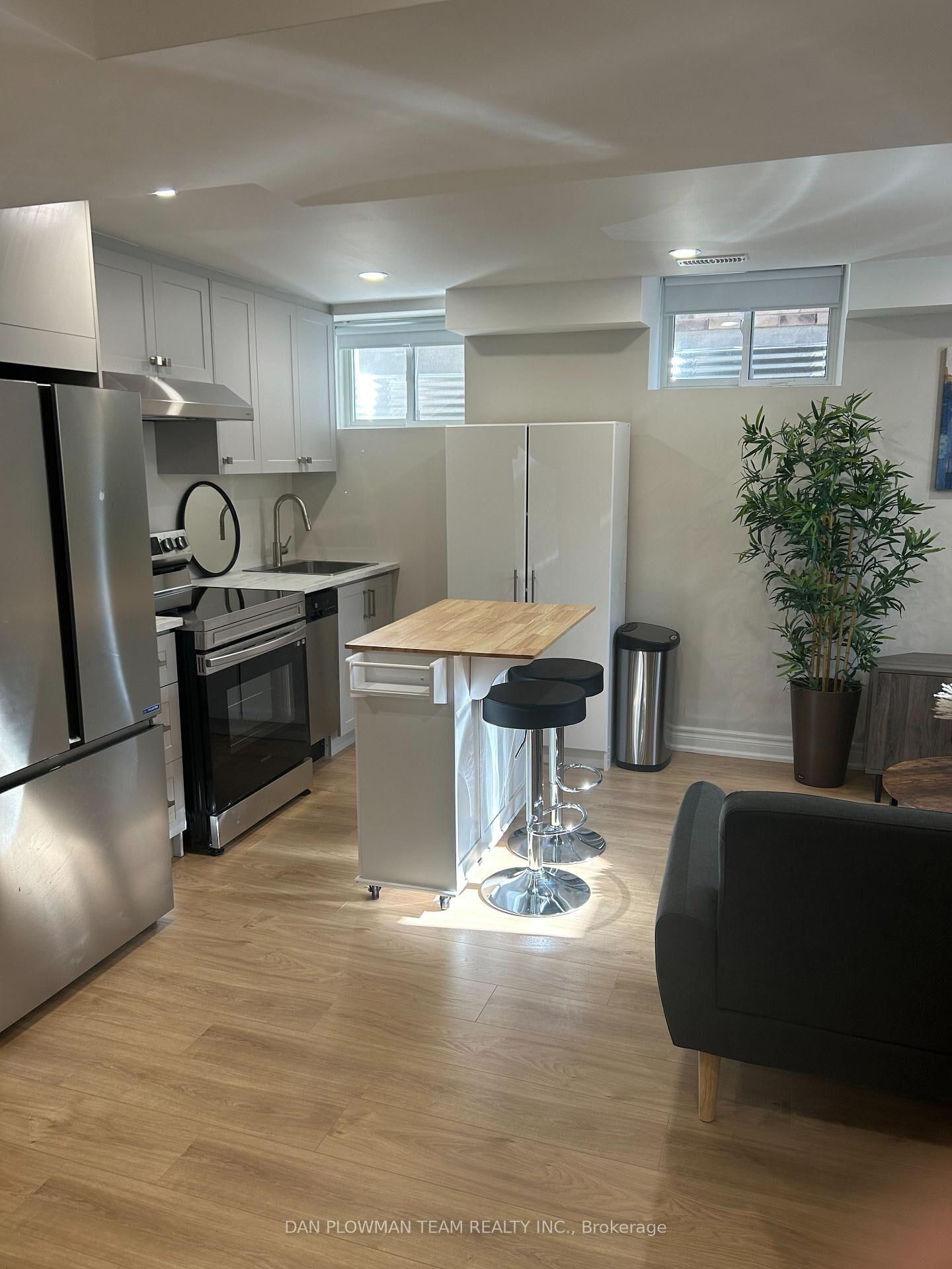 Property Photo: 25 Roma Drive Bsmt ON L1P 0B4