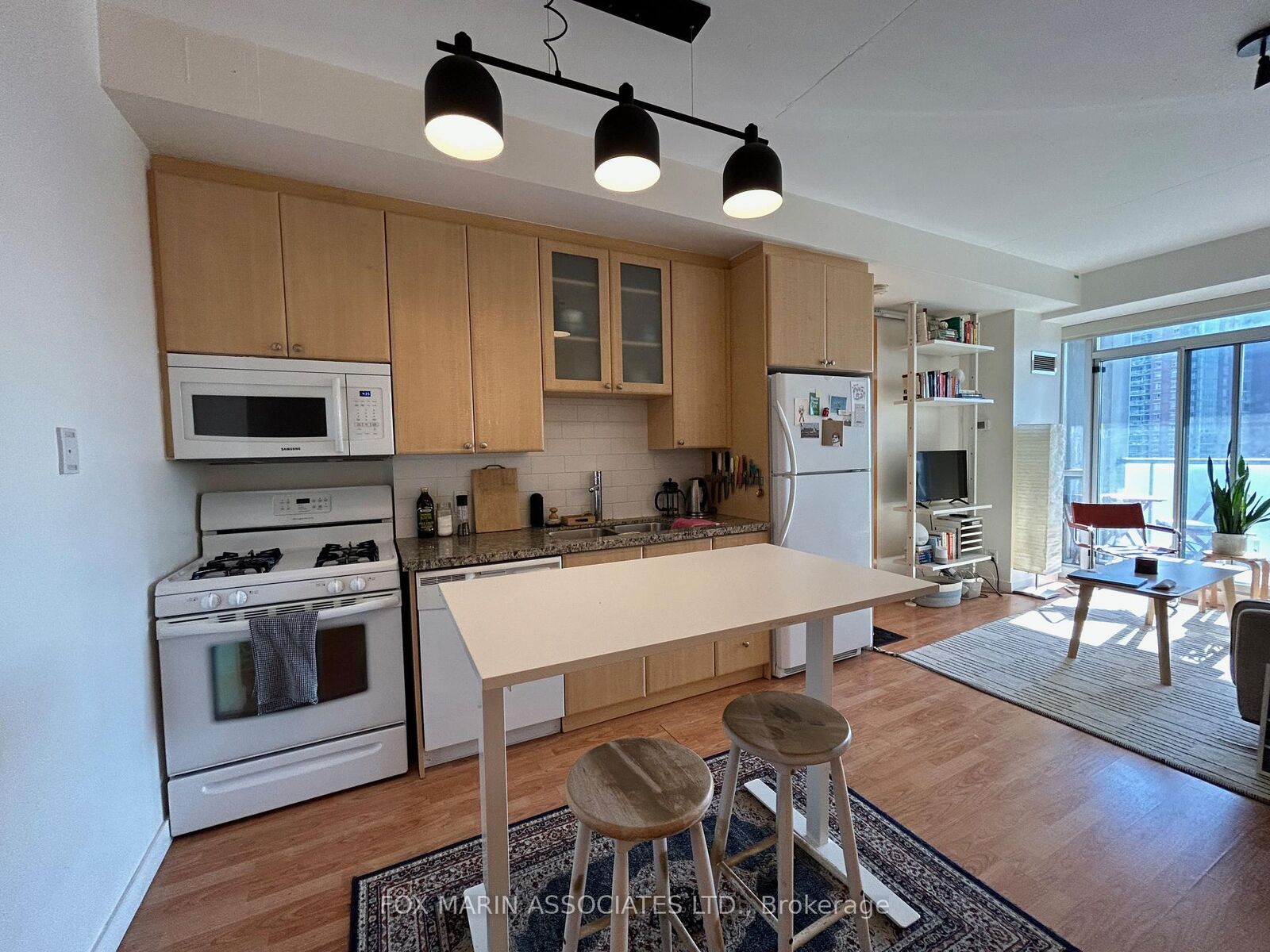 Property Photo:  1 Shaw Street 1022  ON M6K 0A1 