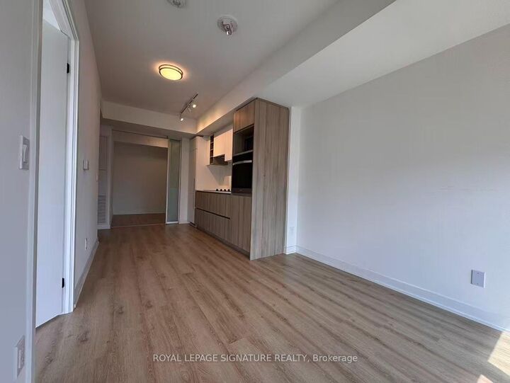 Property Photo:  319 Jarvis Street 3201  ON M5B 0C8 