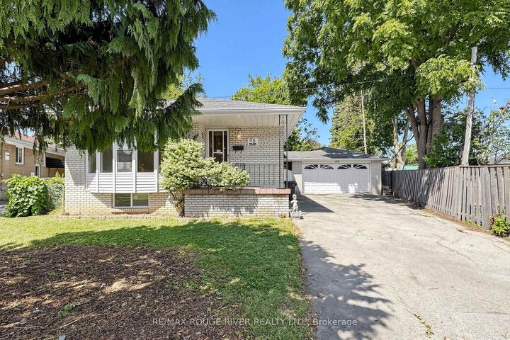 38 Lombardy Crescent — photo 1