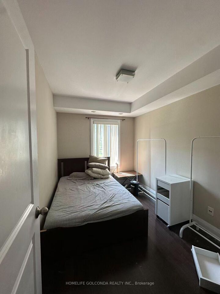 Property Photo: 322 John Street 132 ON L3T 0B1