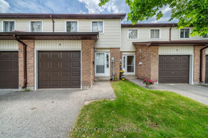 Property Photo: 261 Rose Street 4 ON L4M 2V3