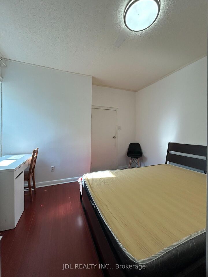 Property Photo: 4 Fitzroy Terr Terrace Suite A , Main Floor ON M5T 2K3