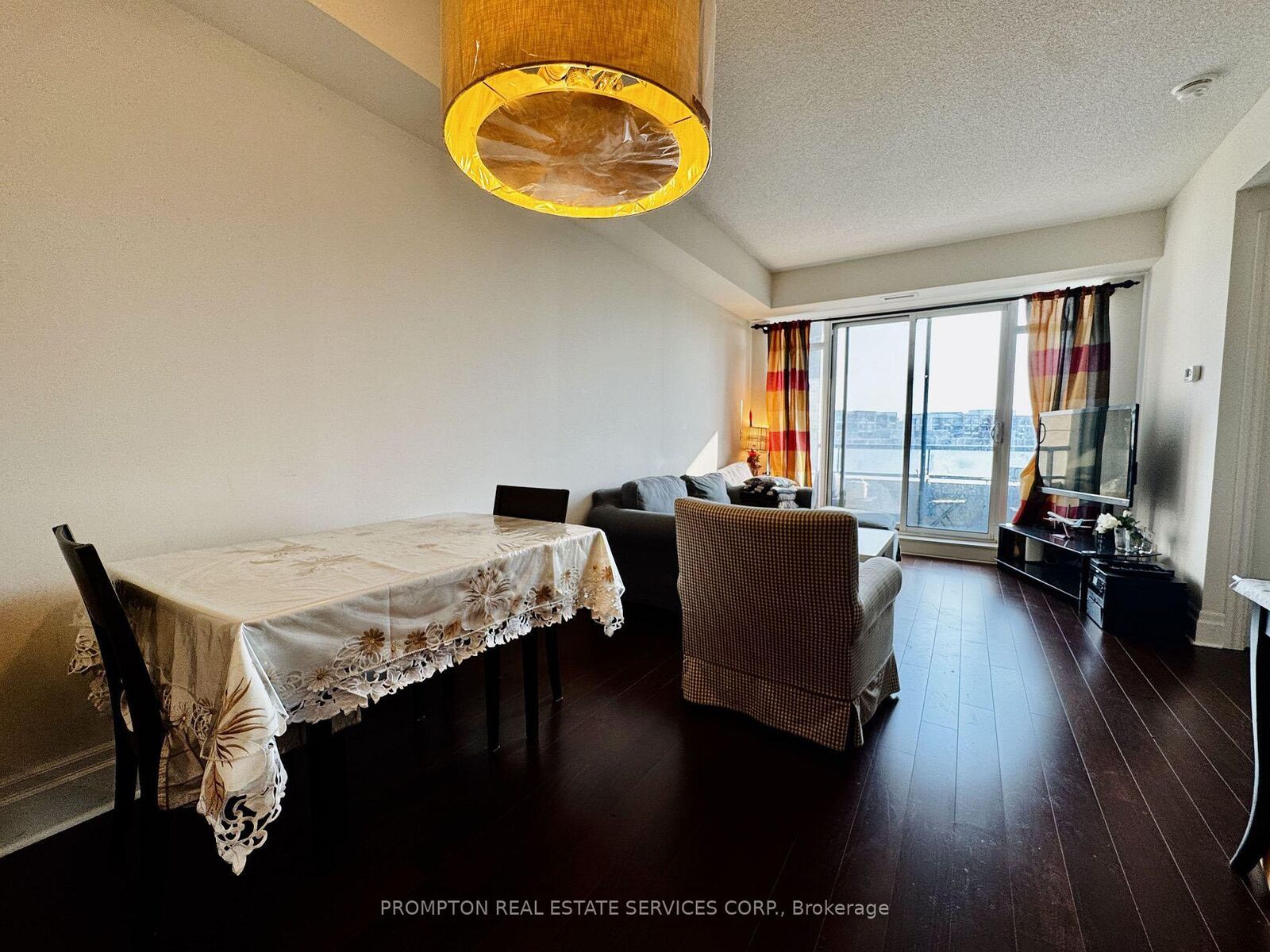 Property Photo: 111 Upper Duke Crescent 503 ON L6G 0C8