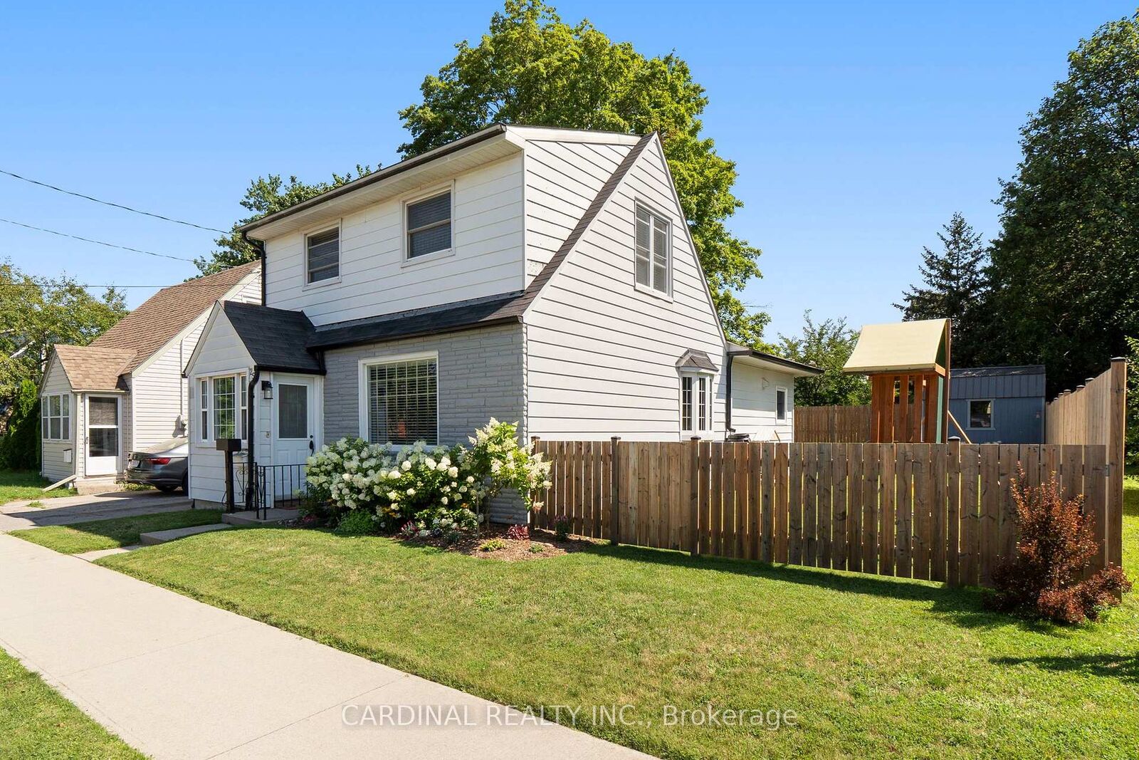 Property Photo:  25 Trefusis Street  ON L1A 3P1 