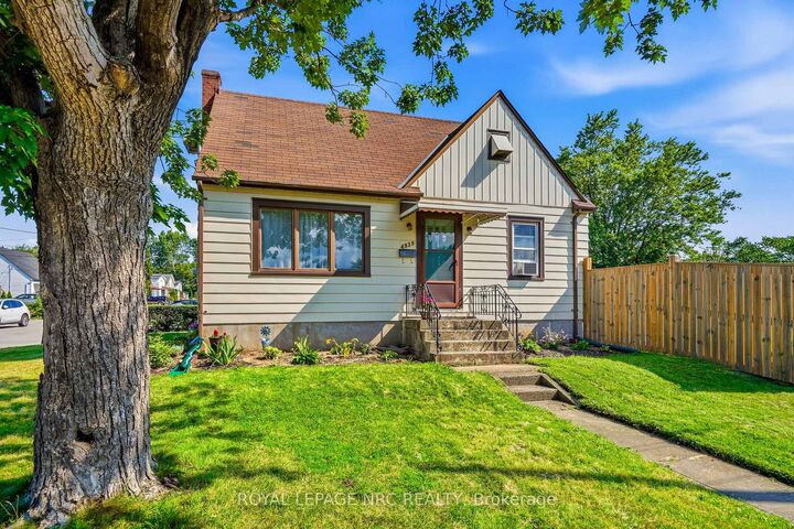 Property Photo: 4939 Hamilton Street ON L2E 2V9