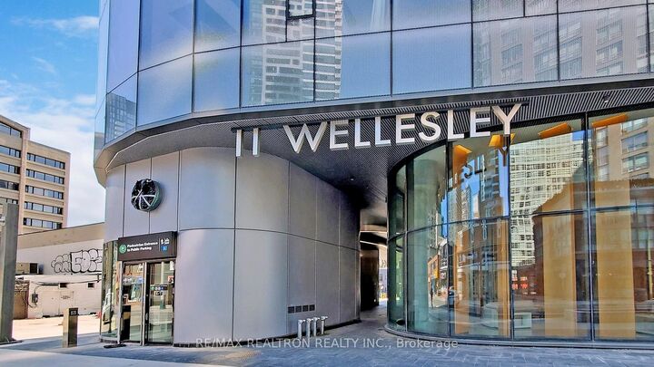 Photo de la propriété: 11 Wellesley Street W 3802 ON M4Y 1E8