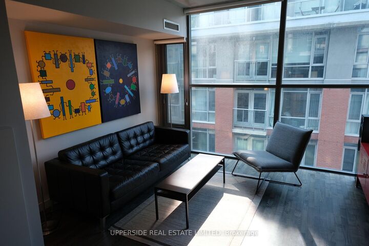 Property Photo:  25 Oxley Street  ON M5V 2J5 