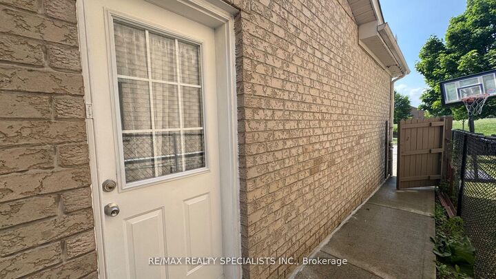 Property Photo: 3 Lennon Trail Lower 2-B ON L6Y 5P9