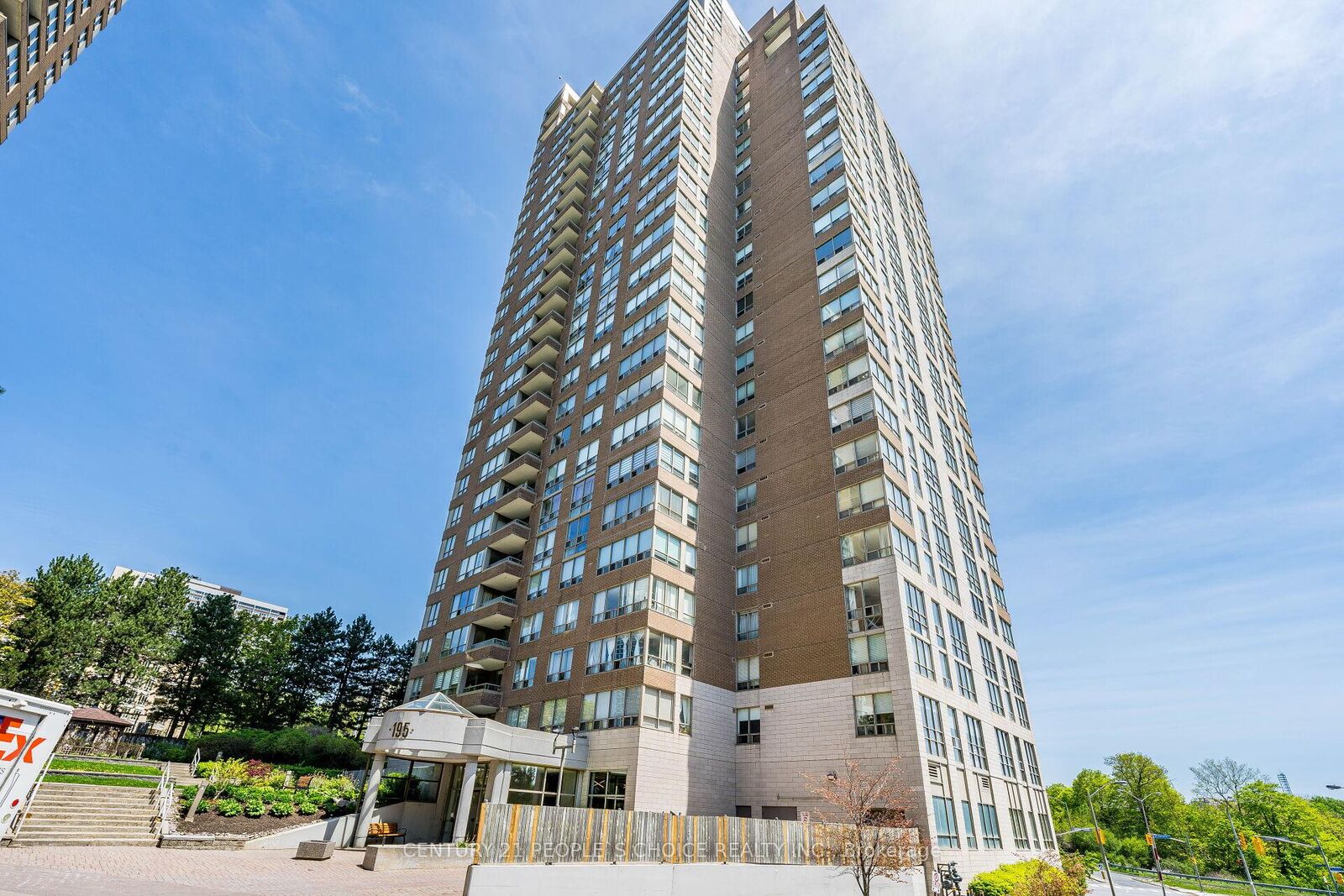 Property Photo:  195 Wynford Drive 1602  ON M3C 3P3 