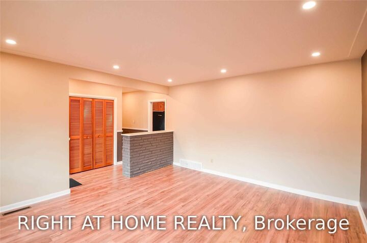 Property Photo:  915 Athol Street  ON L1N 4A3 