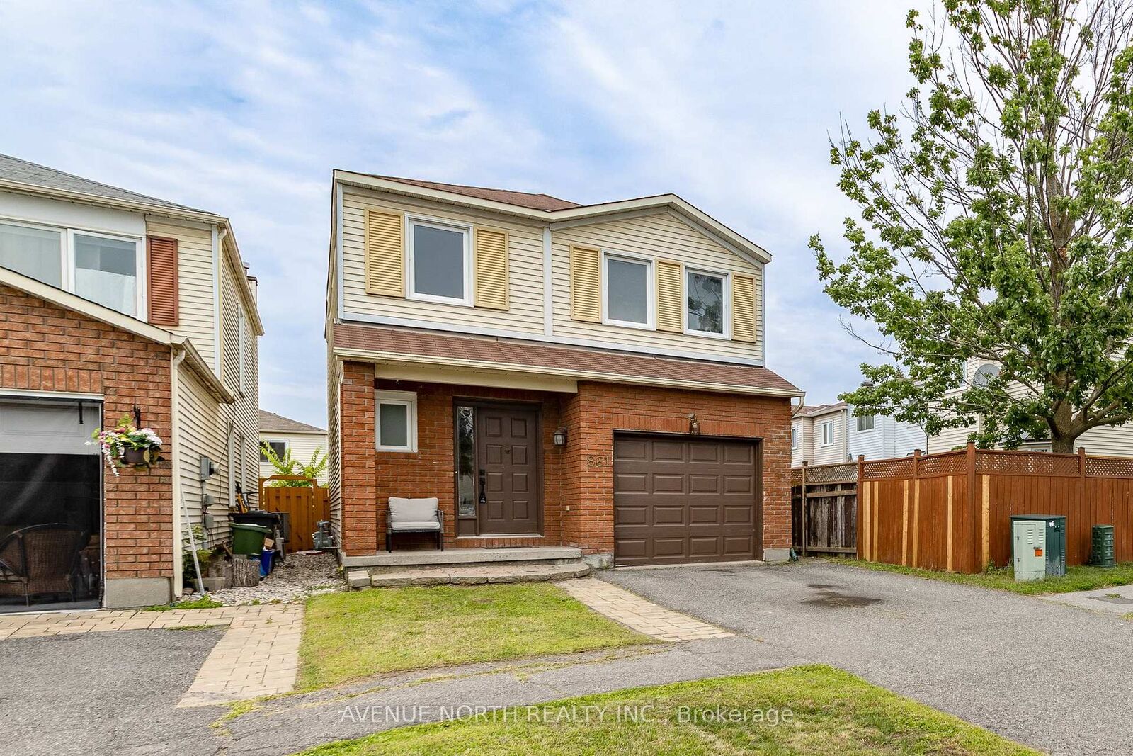 Property Photo: 861 Karsh Drive ON K1G 4T9
